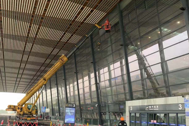 城区玻璃幕墙维护和保养